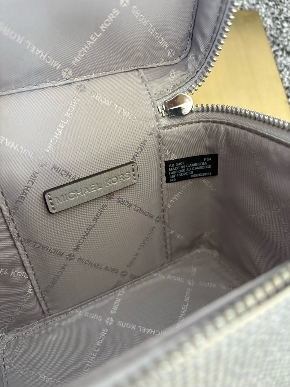 Michael Kors Sandrine Vanity mini crossbody bag - Picture 9 of 11